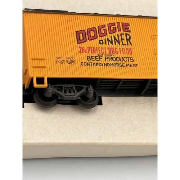 AHM HO Scale Doggie Dinner GARE 60224 Refrigerator Train Reefer Car 5296D READ - Picture 6 of 6
